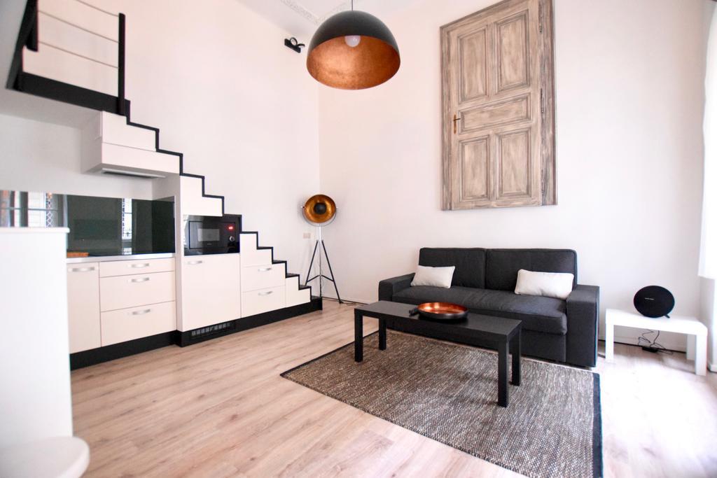 Apartment Standard Apartment By Hi5 - Terez 35 *